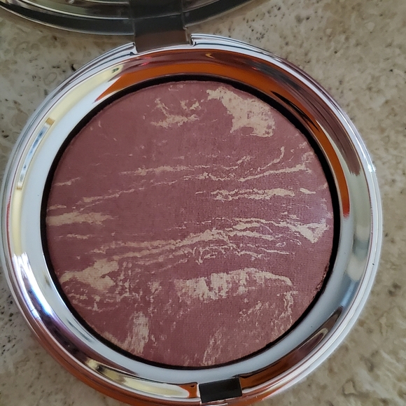 Ciaté Marbled Light Illuminating Blush - Picture 5 of 6